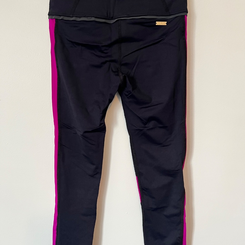 Alala Color Block Capri - Picture 2 of 4